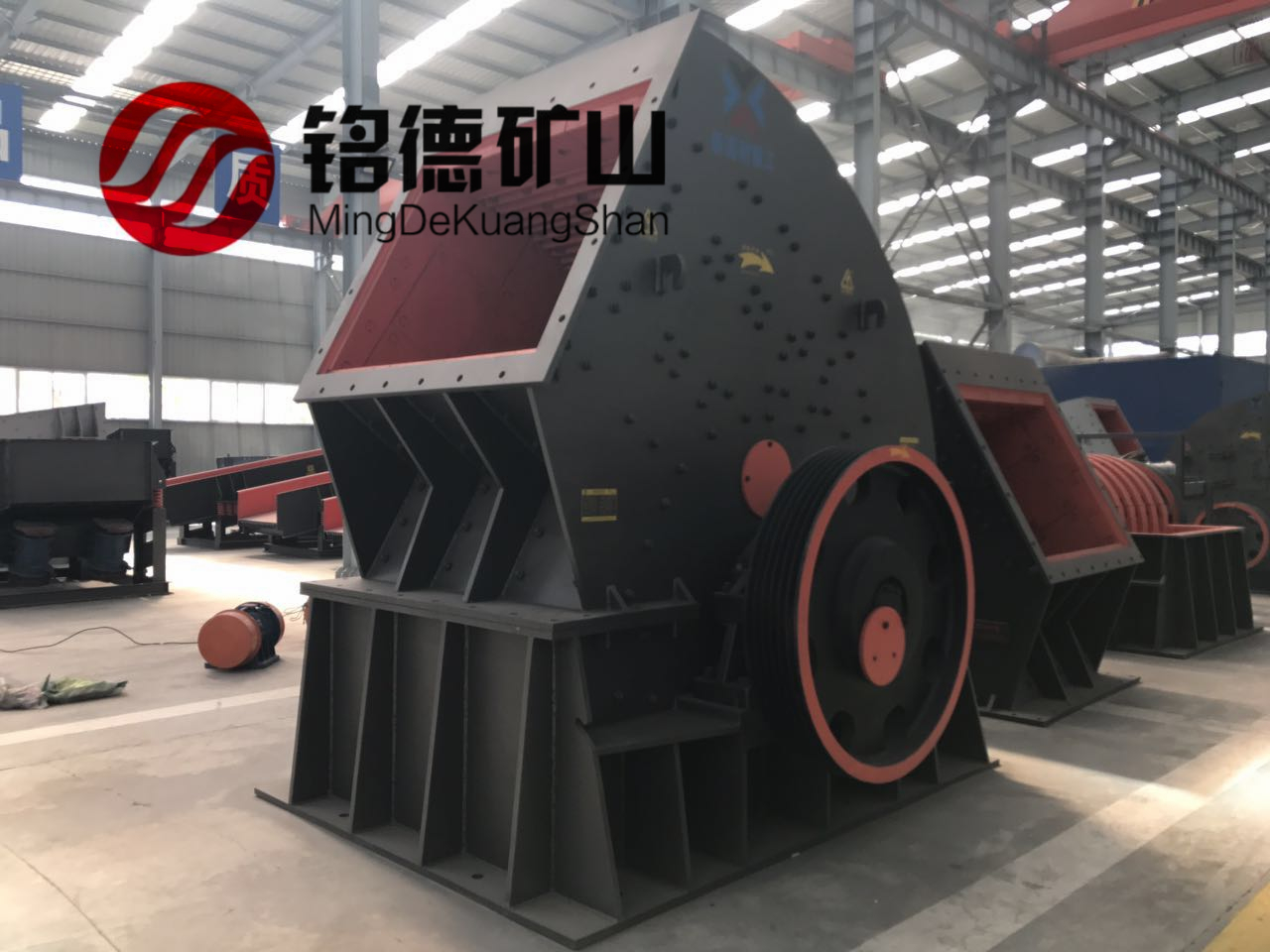 保障生產(chǎn)效率如何快速專業(yè)的更換制砂機(jī)錘頭